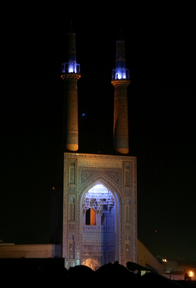 jameh mosque yazd at night.JPG